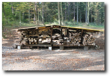 Holz für Lagerbauwerke
